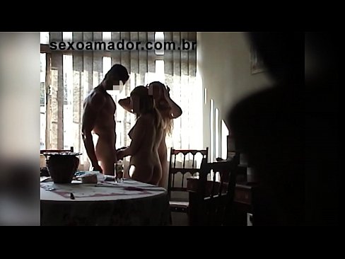 ❤️ Seks dostları nəhəng kişini və onunla birlikdə bir üçlüyü dəvət edirlər ❌ Porn video az.sexeey.ru