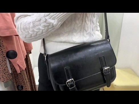 ❤️ Gənc qadın FeralBerry-nin fitinq otağında dildo ilə ictimai masturbasiyası ❌ Porn video az.sexeey.ru